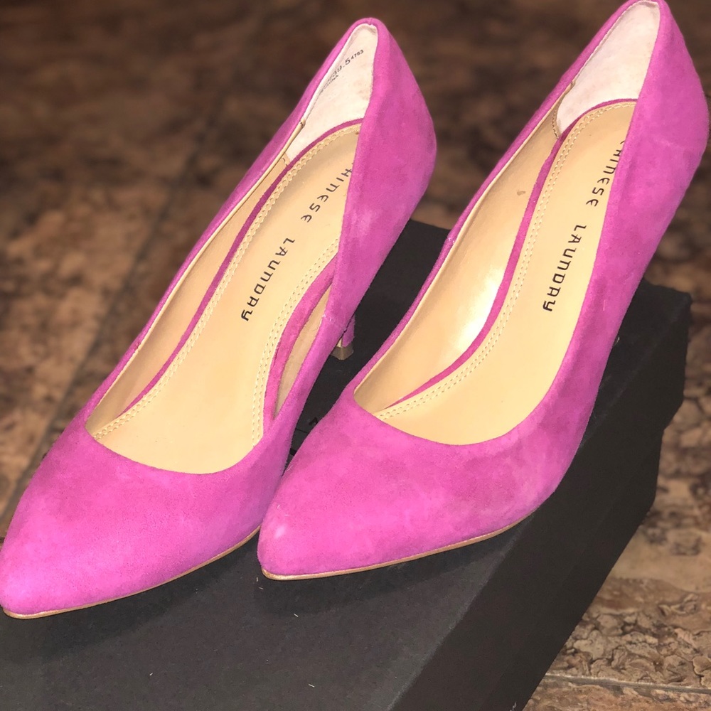 Pink pumps